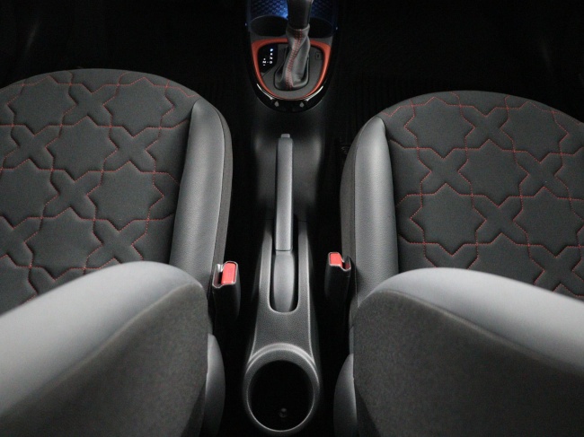 Toyota Aygo X - 1.0 VVT-i S-CVT Envy