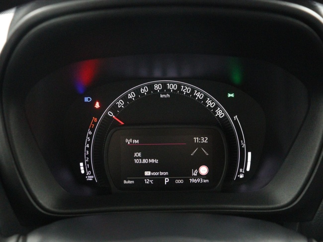 Toyota Aygo X - 1.0 VVT-i S-CVT Envy