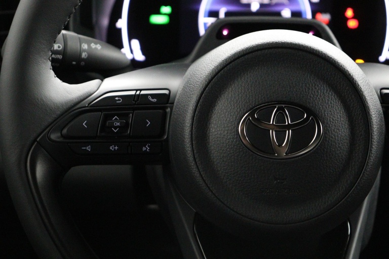 Toyota Yaris Cross - 1.5 Hybrid 115 Dynamic 18