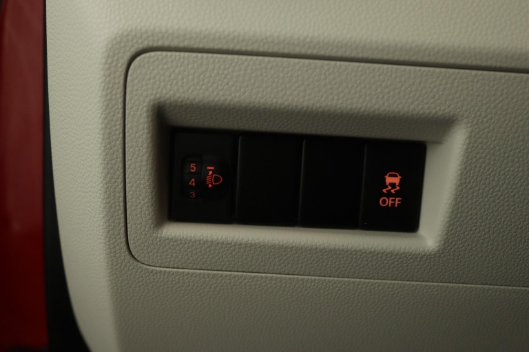 Suzuki Ignis - 1.2 Select Intro 29