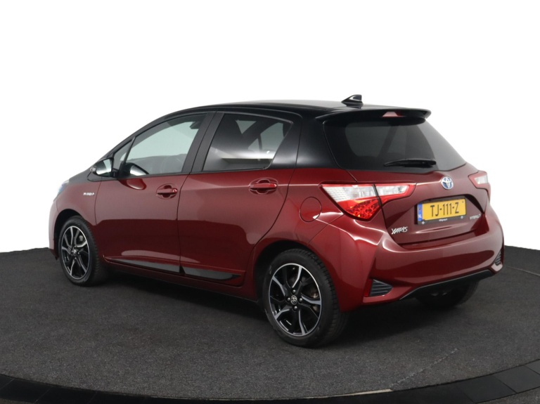 Toyota Yaris - 1.5 Hybrid Bi-Tone 12