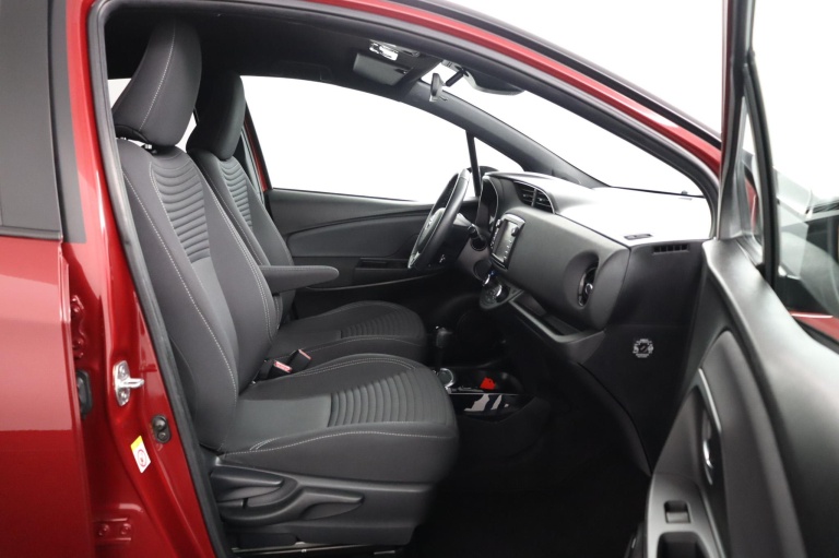 Toyota Yaris - 1.5 Hybrid Bi-Tone 22