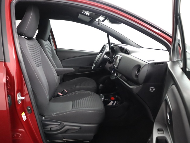 Toyota Yaris - 1.5 Hybrid Bi-Tone