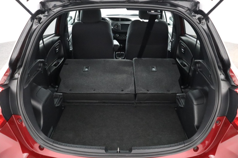 Toyota Yaris - 1.5 Hybrid Bi-Tone 26