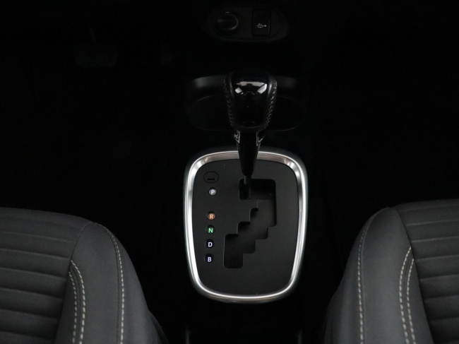 Toyota Yaris - 1.5 Hybrid Bi-Tone