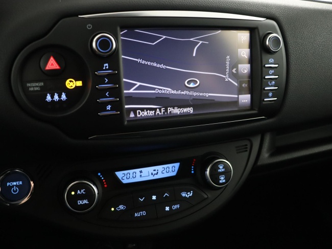 Toyota Yaris - 1.5 Hybrid Bi-Tone