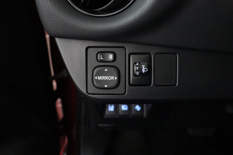 Toyota Yaris - 1.5 Hybrid Bi-Tone 30