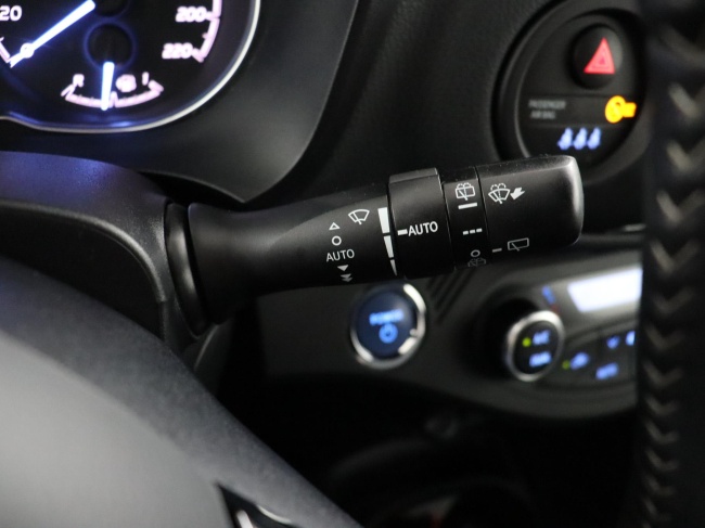 Toyota Yaris - 1.5 Hybrid Bi-Tone