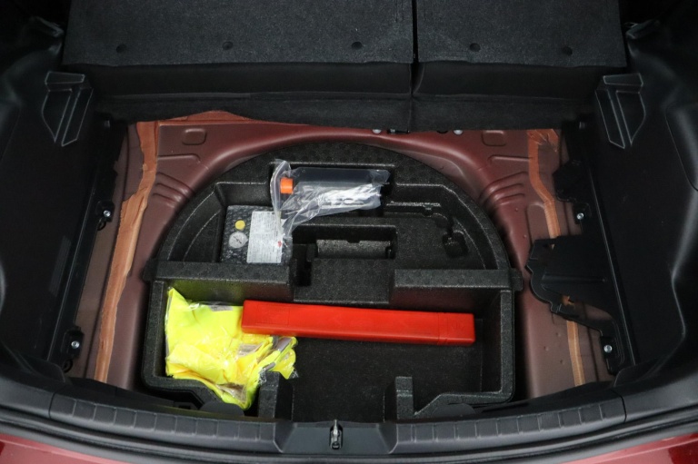 Toyota Yaris - 1.5 Hybrid Bi-Tone 34