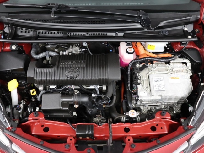 Toyota Yaris - 1.5 Hybrid Bi-Tone