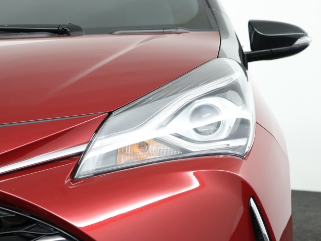Toyota Yaris - 1.5 Hybrid Bi-Tone