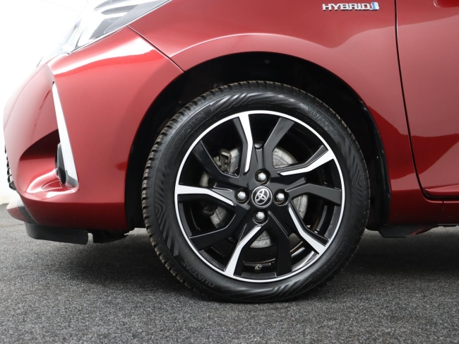 Toyota Yaris - 1.5 Hybrid Bi-Tone