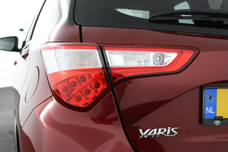 Toyota Yaris - 1.5 Hybrid Bi-Tone 45