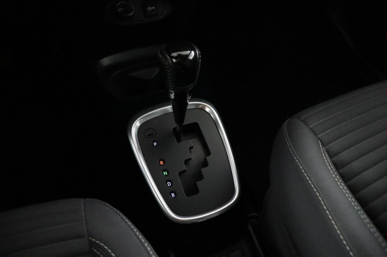 Toyota Yaris - 1.5 Hybrid Bi-Tone 51