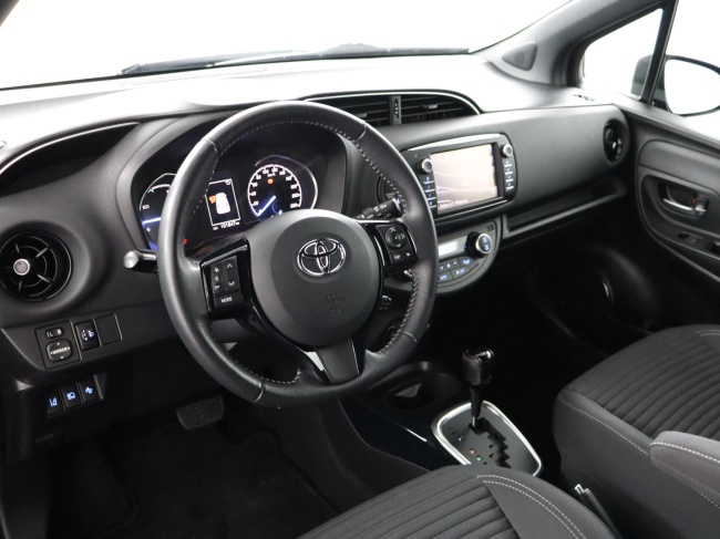 Toyota Yaris - 1.5 Hybrid Bi-Tone