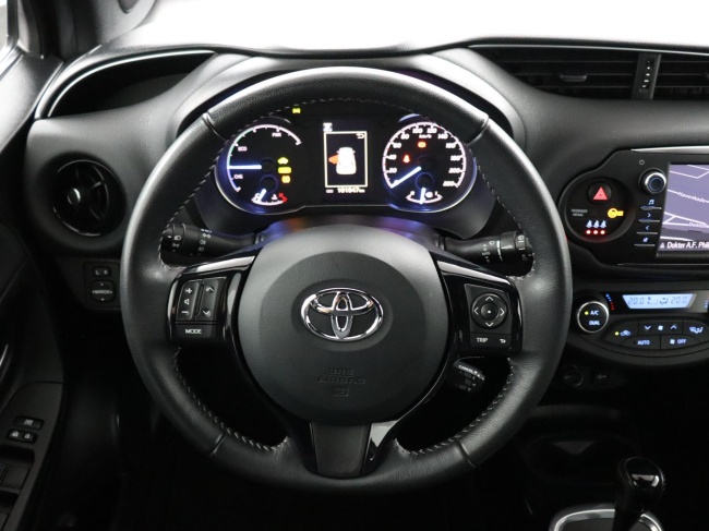 Toyota Yaris - 1.5 Hybrid Bi-Tone