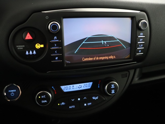 Toyota Yaris - 1.5 Hybrid Bi-Tone