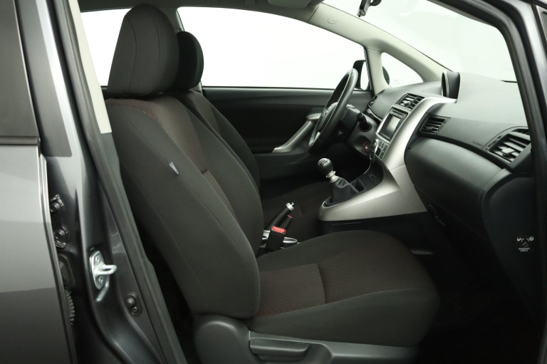 Toyota Verso - 1.8 VVT-i Business 22
