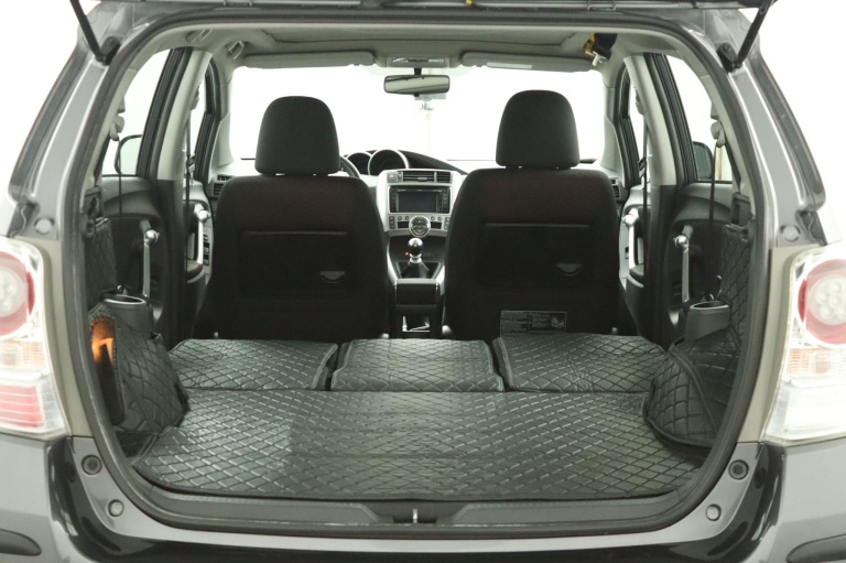 Toyota Verso - 1.8 VVT-i Business 27