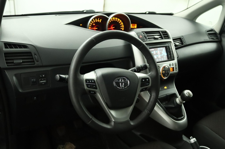 Toyota Verso - 1.8 VVT-i Business 54