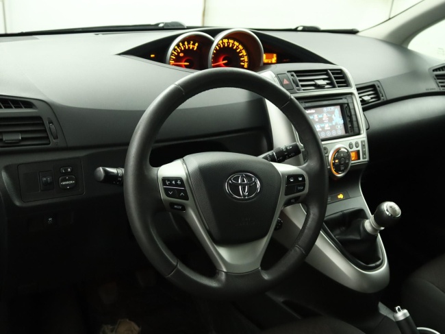 Toyota Verso - 1.8 VVT-i Business
