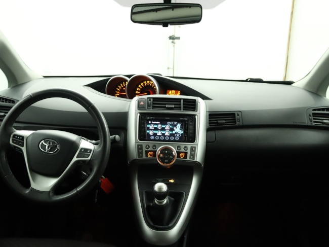 Toyota Verso - 1.8 VVT-i Business