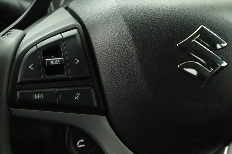 Suzuki Ignis - 1.2 Smart Hybrid Style 19
