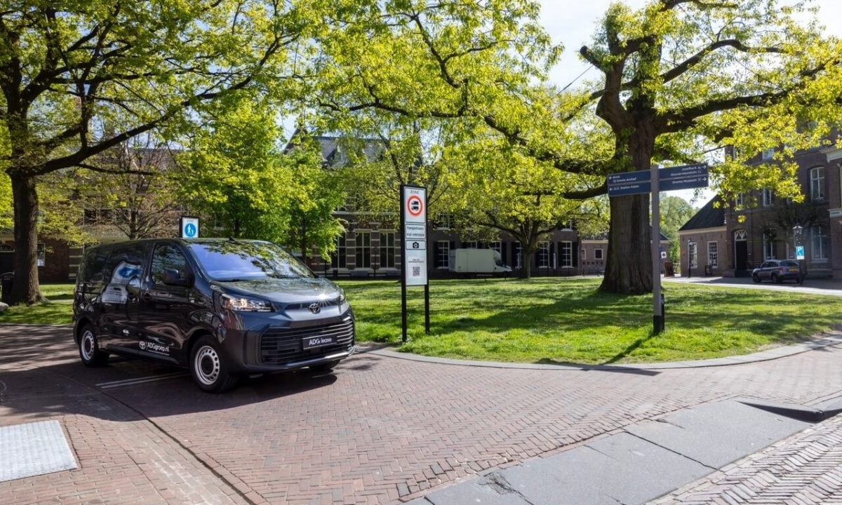 Met rijbewijs B een elektrische bestelbus tot 4.250 kg rijden – zakelijke regeling per 1 juli 2025