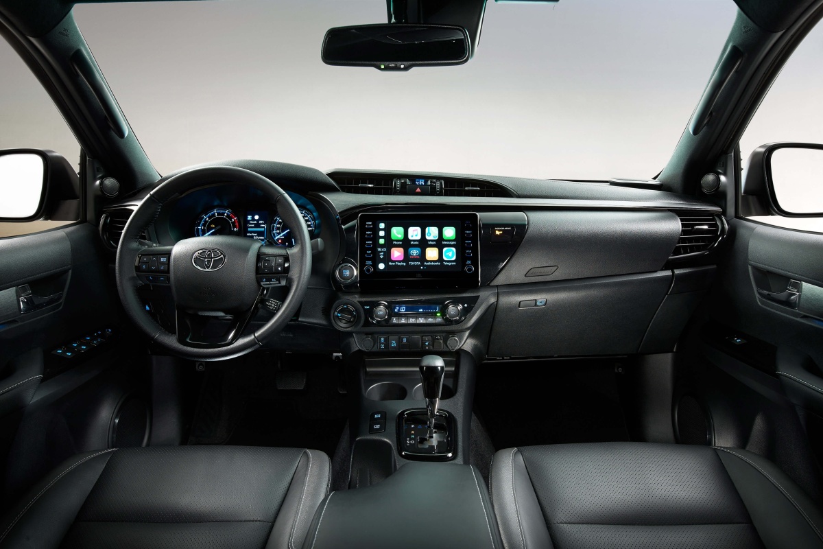foto van het interieur van de Toyota Hilux met Apple Carplay